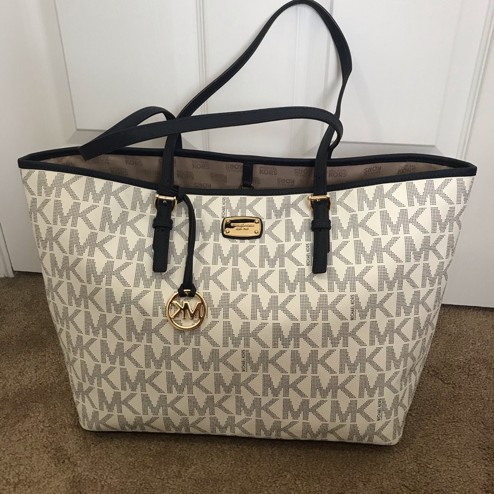 Michael Kors Authentic Jet Set Tote